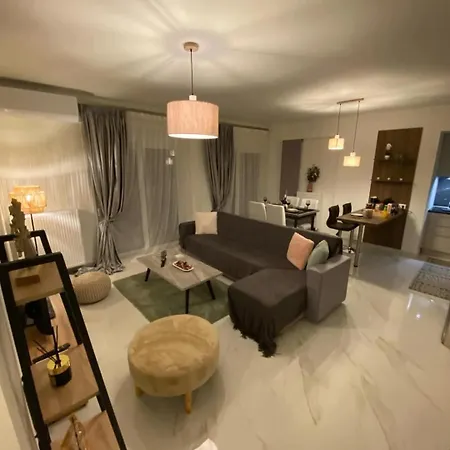 The Contemporary Luxury Home - Modern & Cozy In Trikala