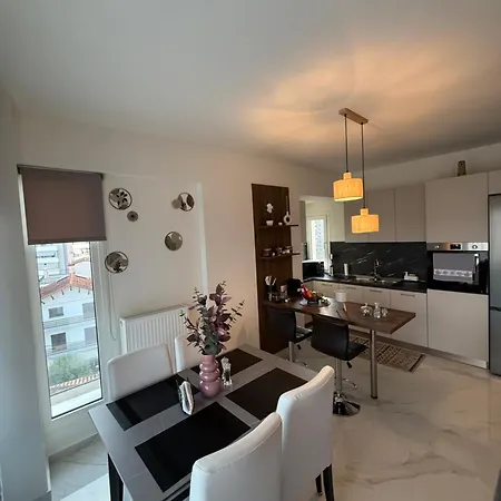 The Contemporary Luxury Home - Modern & Cozy In Trikala *