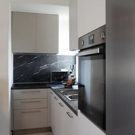 The Contemporary Luxury - Modern & Cozy In