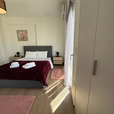 The Contemporary Luxury - Modern & Cozy In شقة Tríkala