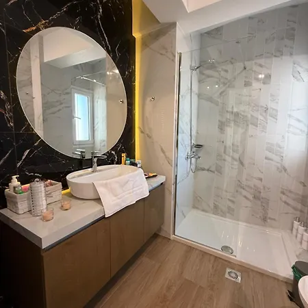 شقة The Contemporary Luxury - Modern & Cozy In Tríkala